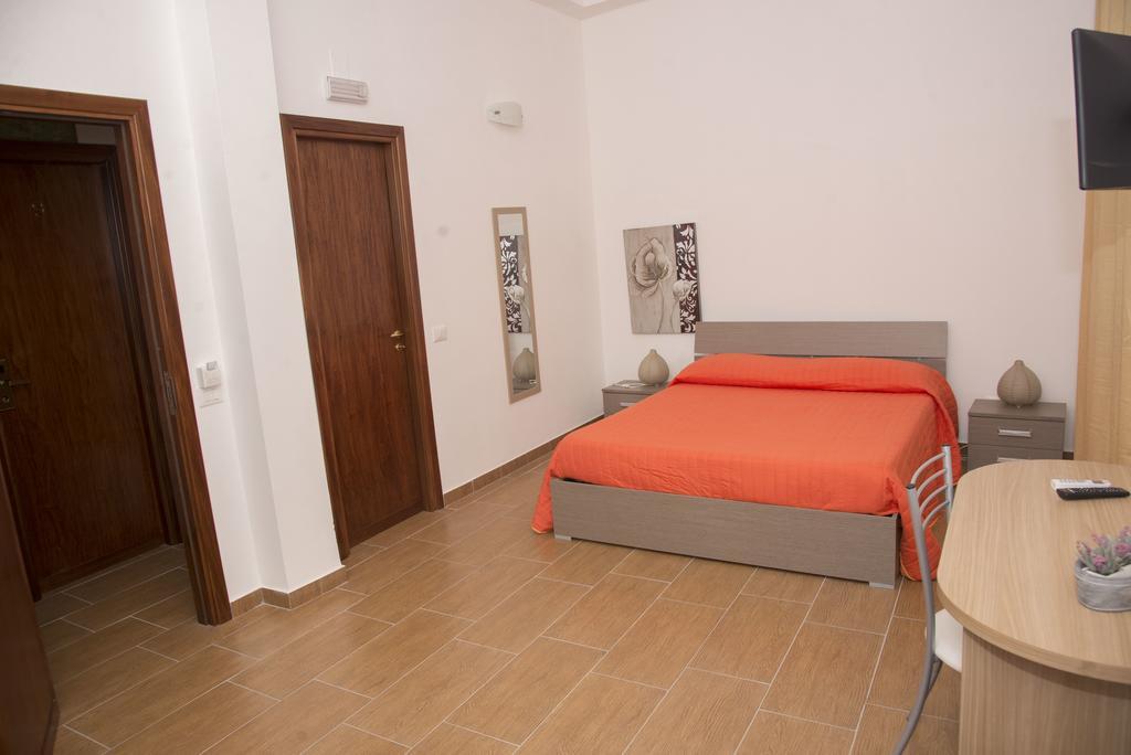 Palazzo Graziano Hotel Теразини Екстериор снимка