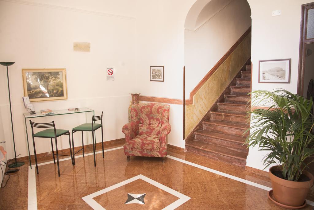 Palazzo Graziano Hotel Теразини Екстериор снимка